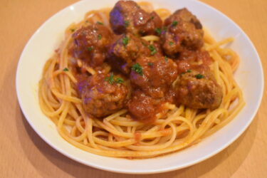 スパゲッティ・コン・ポルペッテ　　　　　　Spaghetti con polpette