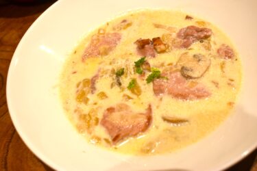 豚ヒレ肉のクリームソース / Mørbradbøffer i flødesovs